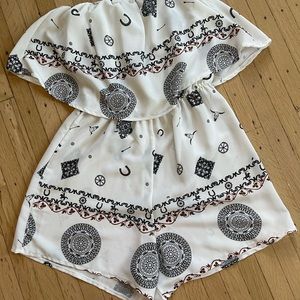 Boohoo Tribal Pattern White and Black Tube Top Romper - Size Small